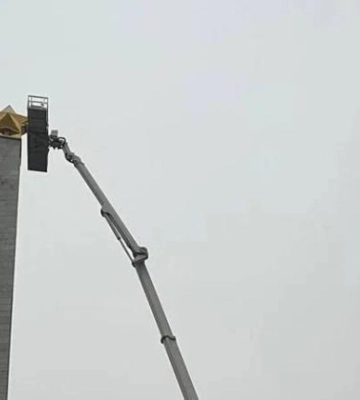 Демонтированную советскую звезду с обелиска на Галицкой площади в Киеве передали в музей