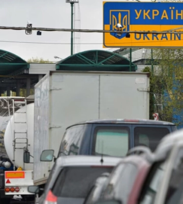 Як працює єдиний пункт пропуску між Україною та РФ (відео)