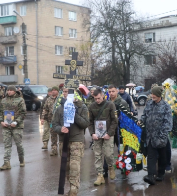 В Охтирці попрощалися з двома військовими, які загинули на Сумщині