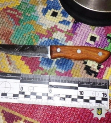 В Києві жінка вдарила зятя ножем