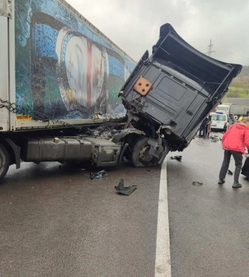 На Львівщині зіткнулись три автомобілі: шестеро постраждалих