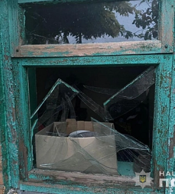На Никопольщине из-за вражеских обстрелов ранен человек: полицейские собирают доказательства