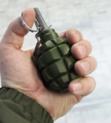 На Одещині чоловік у військовій формі попросив водія вантажівки підвезти його та підірвав гранату у салоні автомобіля
