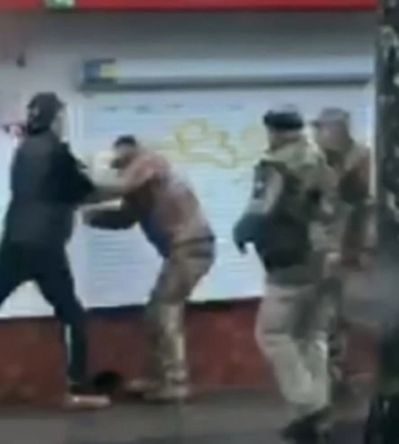 Працівника ТЦК побили посеред вулиці у Житомирі