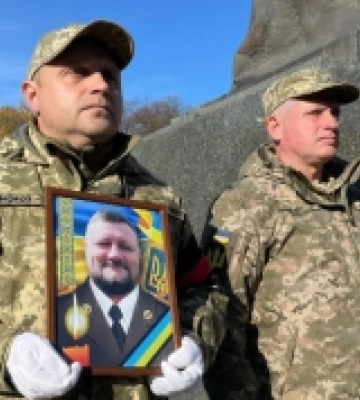 Ужгород попрощався із загиблим 128-ї бригади Сергієм Кузнєвим