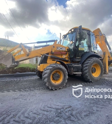 У Дніпрі продовжують аварійні ремонти доріг: де проходять роботи