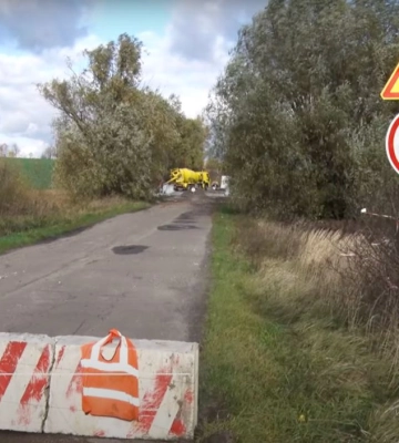 Перегородив дорогу: селяни на Волині збунтувалися проти фермера