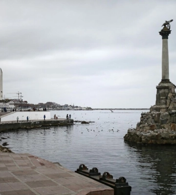 У Севастополі пролунав потужний вибух: РФ заявила про атаку ракетою «Нептун»