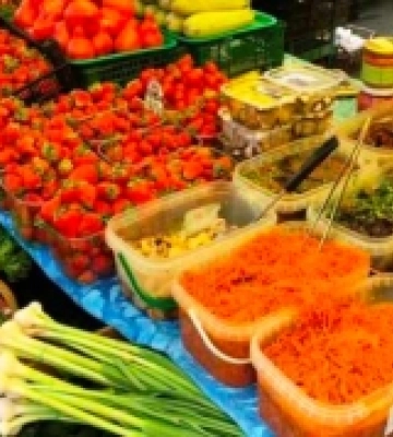 Окупаційна адміністрація Каховки вирішила взятися за головний ринок міста