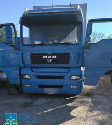 На Одещині прокурори передали військовим вантажні автомобілі