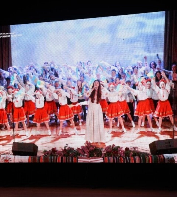 У Луцьку грамотами, подяками та піснями вітали працівників культури