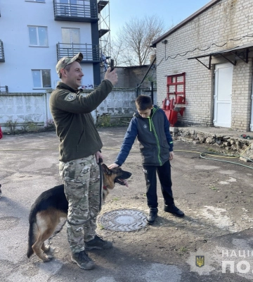 Чотирилапі вихованці кінологічного центру поліції Волині продемонстрували свою роботу