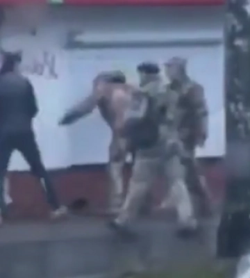 У Житомирі розслідують побиття працівника ТЦК. Відео демонструє застосування сили з обох сторін