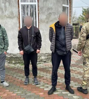Мешканця Чернівецької області підозрюють у незаконному переправленні за кордон чоловіків