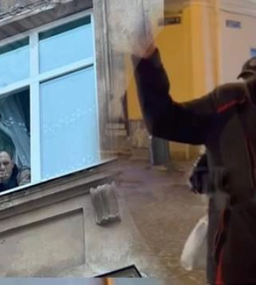 Слухав на повну гучність Юрія Шатунова: у центрі Львова скрутили фаната російської музики