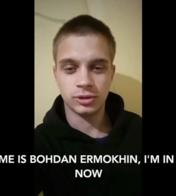 Підліток з Маріуполя, якому видали повістку у РФ, звернувся до президента України: адвокатка опублікувала відео