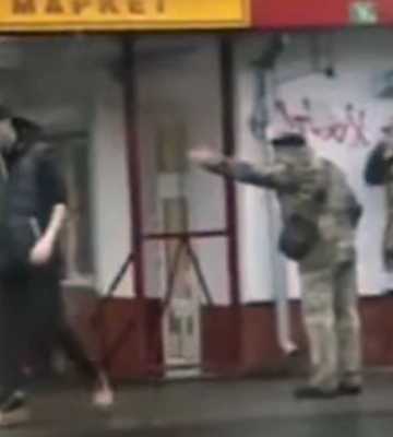 У Житомирі побили працівника ТЦК. Відео