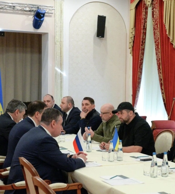 &quot;Формальные подписания с Путиным&quot;: дипломат назвал виды переговоров с РФ во время войны