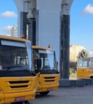 Забродівська громада отримала шкільний автобус