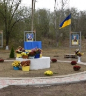 У селі Долинка Саратської громади відкрили Алею Слави