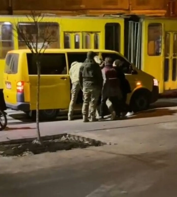 У Львові представники ТЦК силою скрутили чоловіка на вулиці: реакція військкомату
