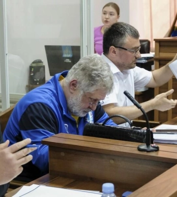 Суд оставил Коломойского под стражей
