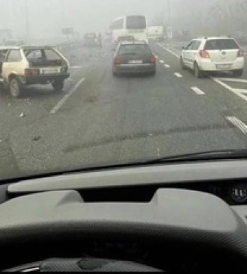 На Полтавщині сталась масштабна ДТП за участі понад 10 авто: фото і відео