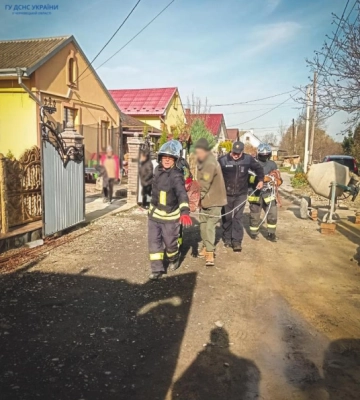 Упав з третього поверху: у Чернівцях на будівництві покалічився чоловік