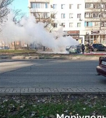 В оккупированном Мариуполе взорвали автомобиль одного из оккупационных полицейских, - Андрющенко. ВИДЕО+ФОТО