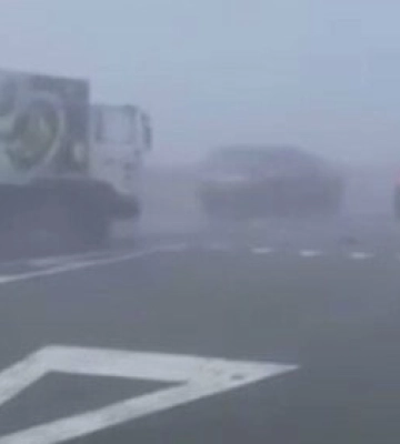 На Полтавщині сталося масштабне ДТП, де зіштовхнулися приблизно 10 автівок