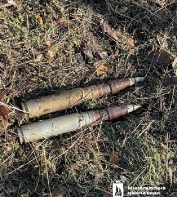 В одному зі скверів Корабельного району комунальники знайшли снаряди