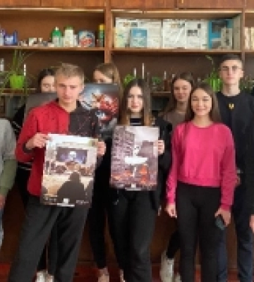 Як діє російська пропаганда: учні волинського ліцею відвідали XR-виставку