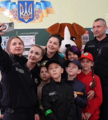 Миколаївські патрульні та рятувальники завітали на відкриття класу безпеки