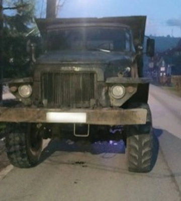 Загинула через п’яну матір: на Закарпатті &quot;Урал&quot; розчавив дитину, кадри