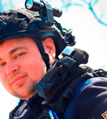 Окупанти відстежували херсонську групу саперів з дрона, а потім вбили їх під час роботи Окупанти відстежували херсонську групу саперів з дрона, а потім вбили їх під час роботи