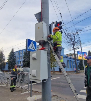 На двох перехрестях Рівного з'явилися звукові оповіщувачі