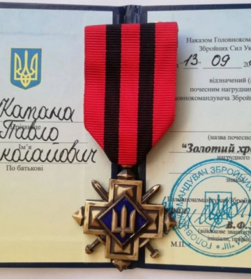 Воює в гарячих точках: військовий з Волині отримав почесну нагороду від Залужного