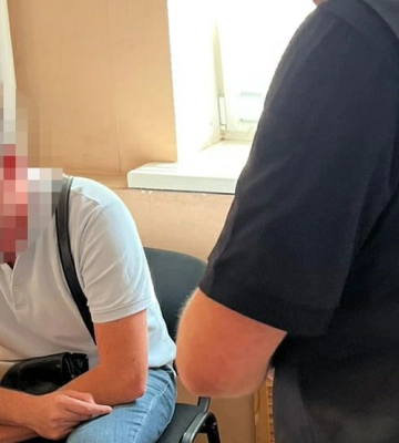 ДБР Полтави затримало правоохоронця, який продавав конфіденційну інформацію