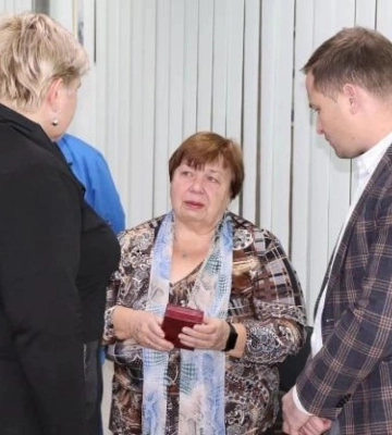 Батькам вчителя з Рівненщини, який поліг на фронті, вручили орден