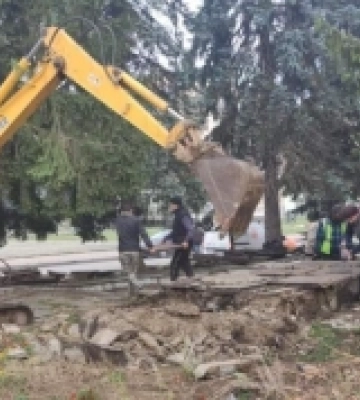 У центрі селища на Закарпатті під час розкопок виявили рештки поховань червоноармійців