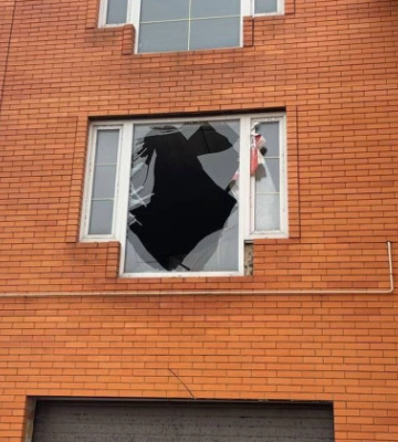 На Київщині дві російські ракети влучили в поле, вибухова хвиля пошкодила п&#039;ять будинків