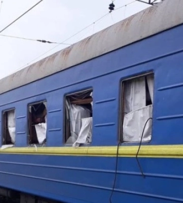 Залізничники затримали підлітків, які трощили поїзд Конотоп — Хутір-Михайлівський