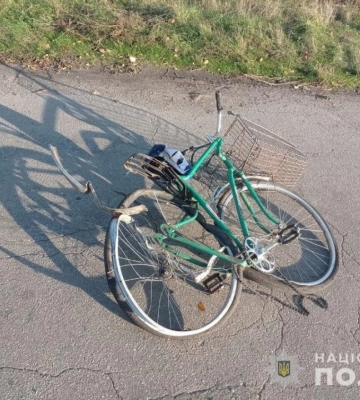 На Дніпропетровщині водій вантажівки збив велосипедиста і намагався втекти з місця ДТП