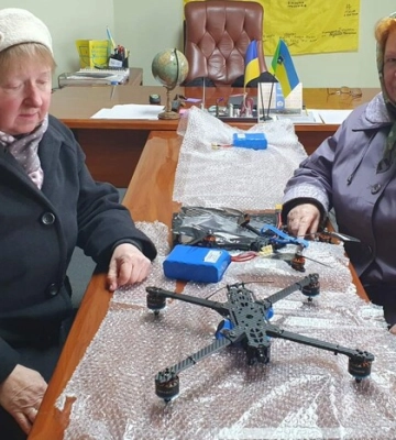 На Прикапатті дві пенсіонерки придбали дрони-камікадзе для ЗСУ. ФОТО