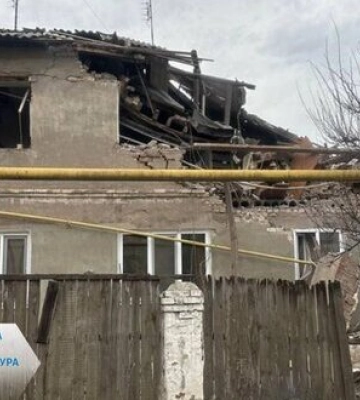 Унаслідок удару росіян по Торецьку загинули дві людини. ФОТОрепортаж