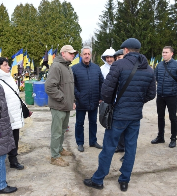У Сумах знову обговорювали Алею слави на Баранівському цвинтарі