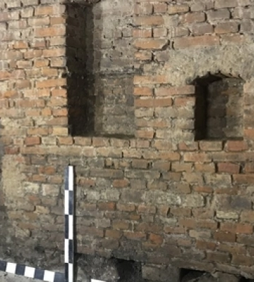У Луцьку археологи розчистили вхідний комплекс та дві підземні споруди католицького собору
