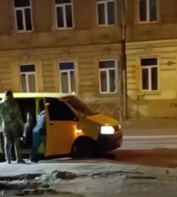 Во Львовском ТЦК пообещали наказать военкомов, которые "паковали" в автобус гражданских (видео)