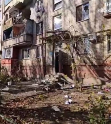 Окупанти вдарили по Дніпровському району Херсона. Є жертви