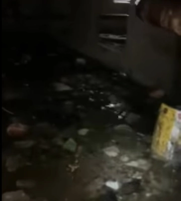 Після ремонту покрівлі затопило багатоповерхівку (ВІДЕО)